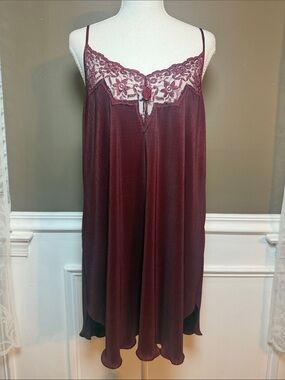 Vintage Dentelle Burgundy Lace Pleated Chemise Slip Dress M